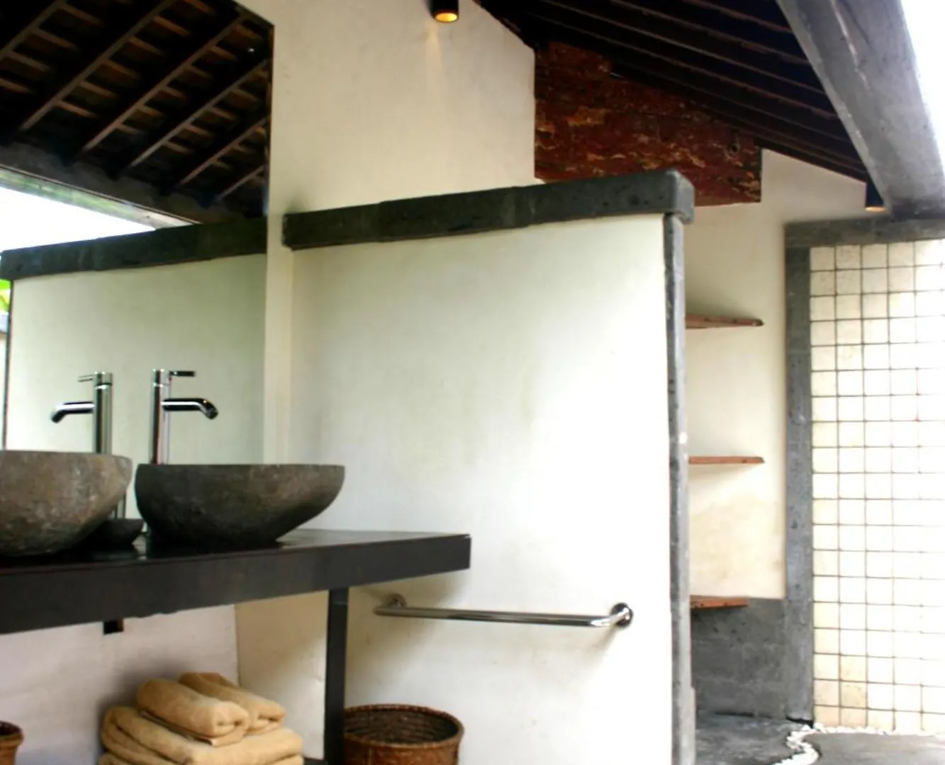 Phinisi Villas - Seminyak Beach Indonesia