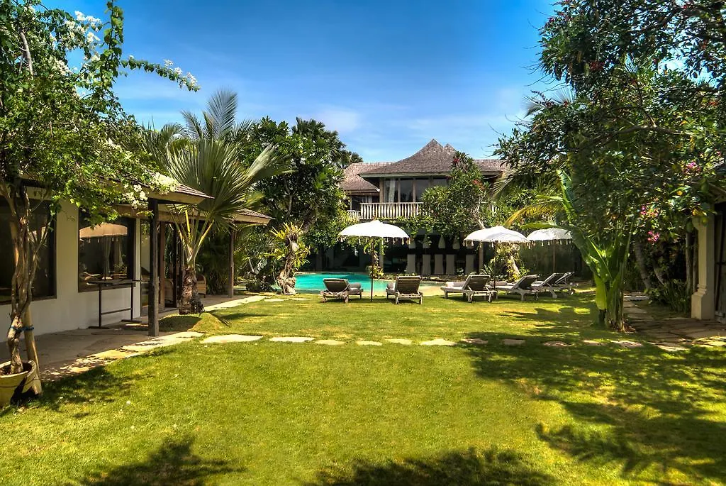 Phinisi Villas - Seminyak Beach