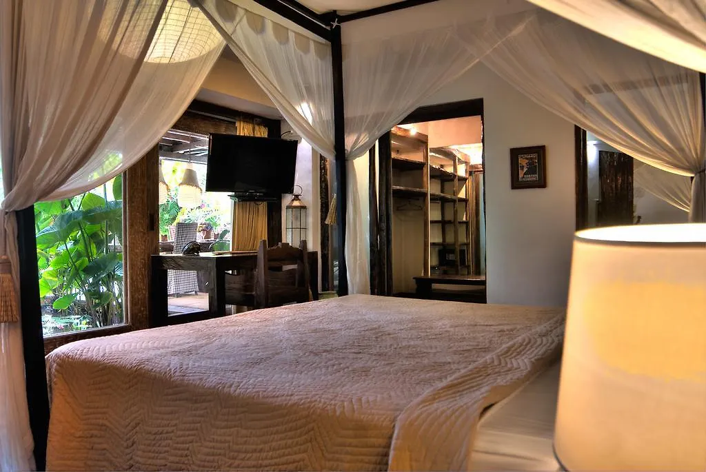 Phinisi Villas - Seminyak Beach