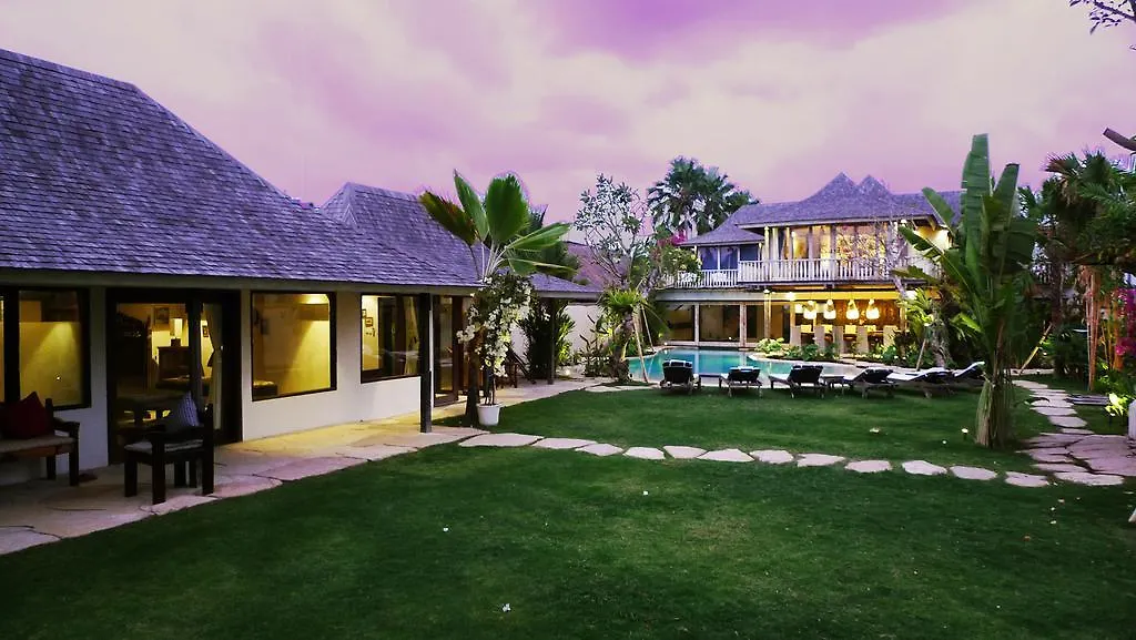 Phinisi Villas - Seminyak Beach