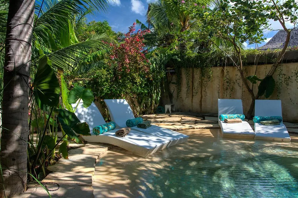 Phinisi Villas - Seminyak Beach